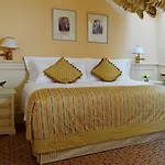 Hotel Bristol