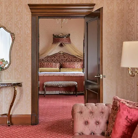 Otel Bristol