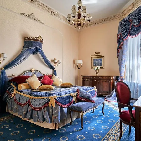 Otel Bristol