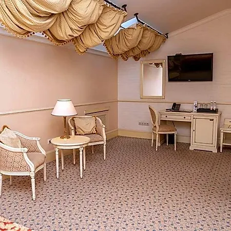 Hotel Bristol