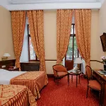 فندق بريستول 5*